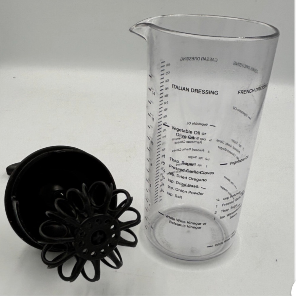 Pampered Chef Measure, Mix & Pour -Never Used - Picture 6 of 6